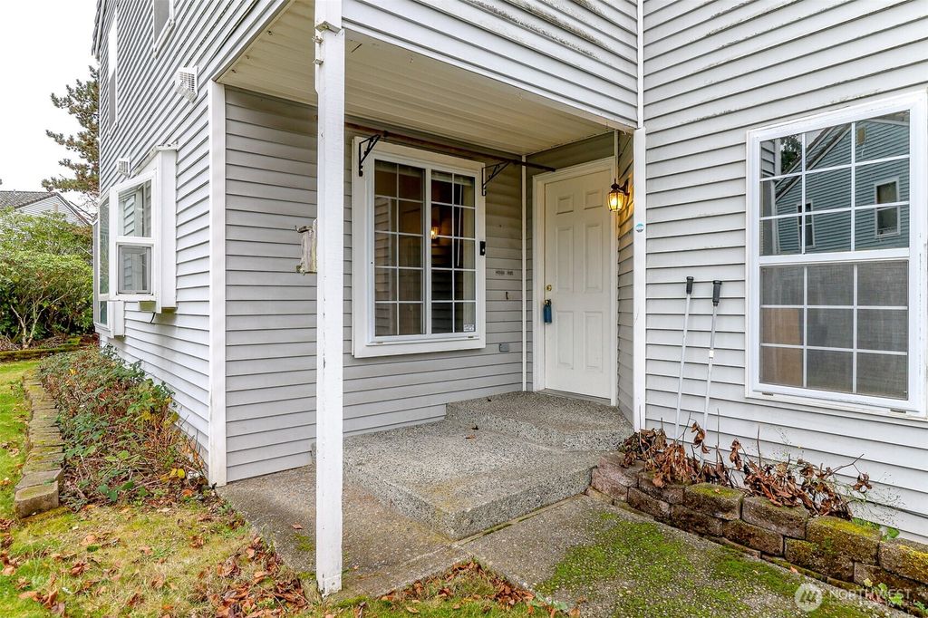 Photo of 919 S 310th Place, Federal Way, WA 98003 (MLS # 2458772)