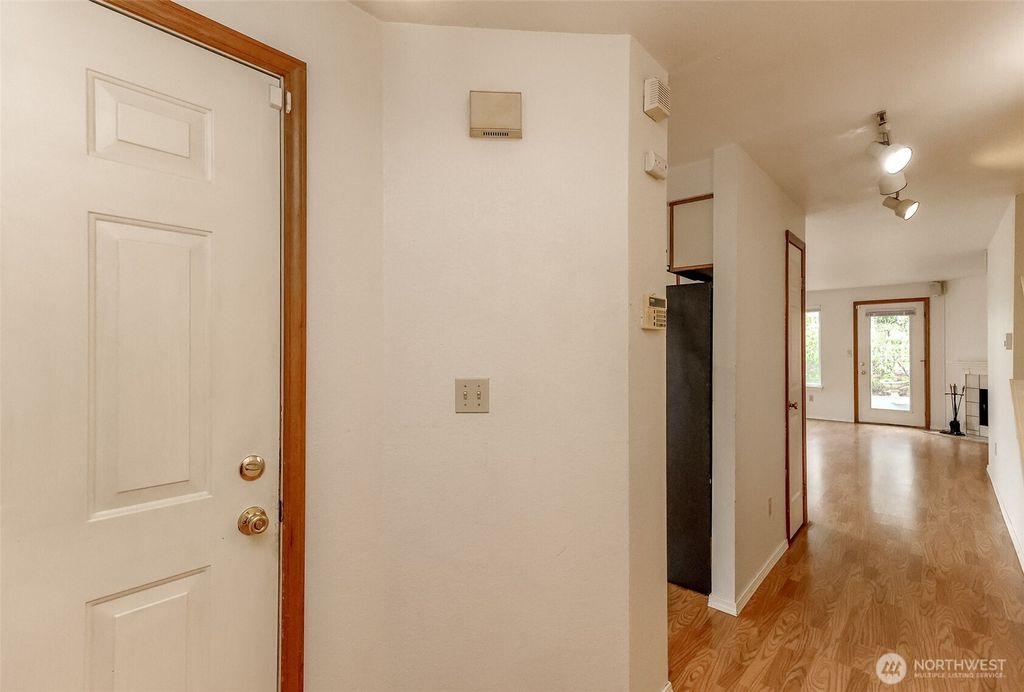 Photo of 919 S 310th Place, Federal Way, WA 98003 (MLS # 2458772)