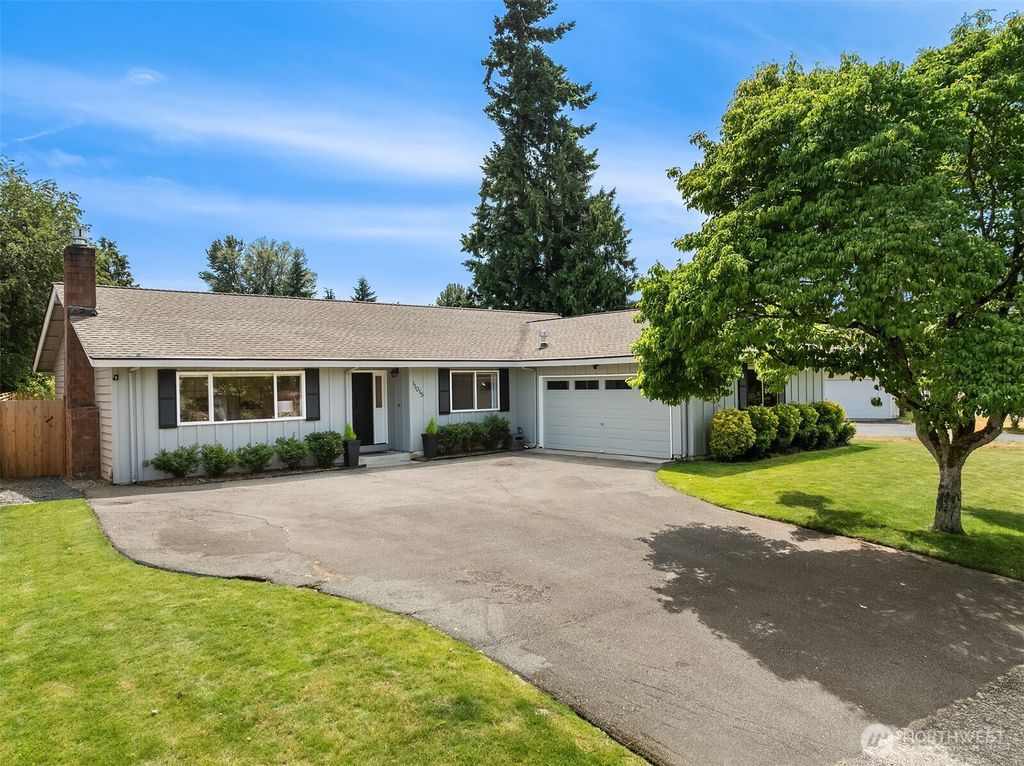 Photo of 11015 NE 144th Street, Kirkland, WA 98034 (MLS # 2390100)