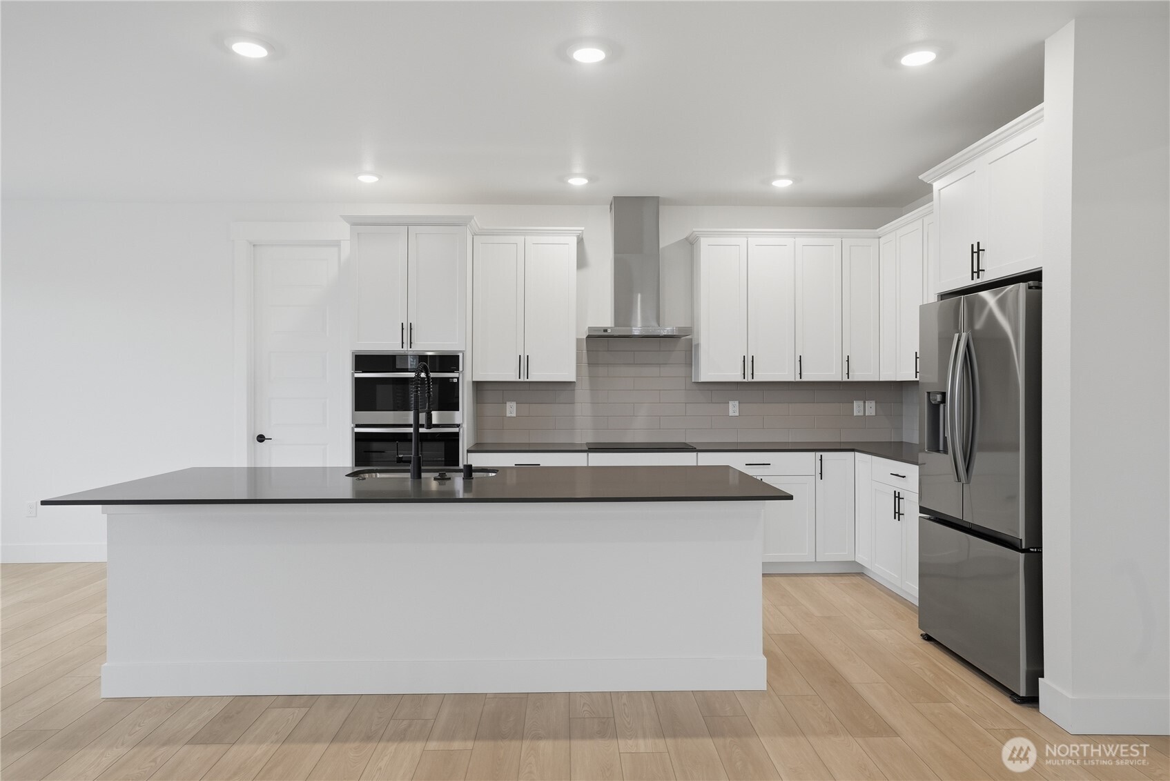 20464 Myrtle Place E