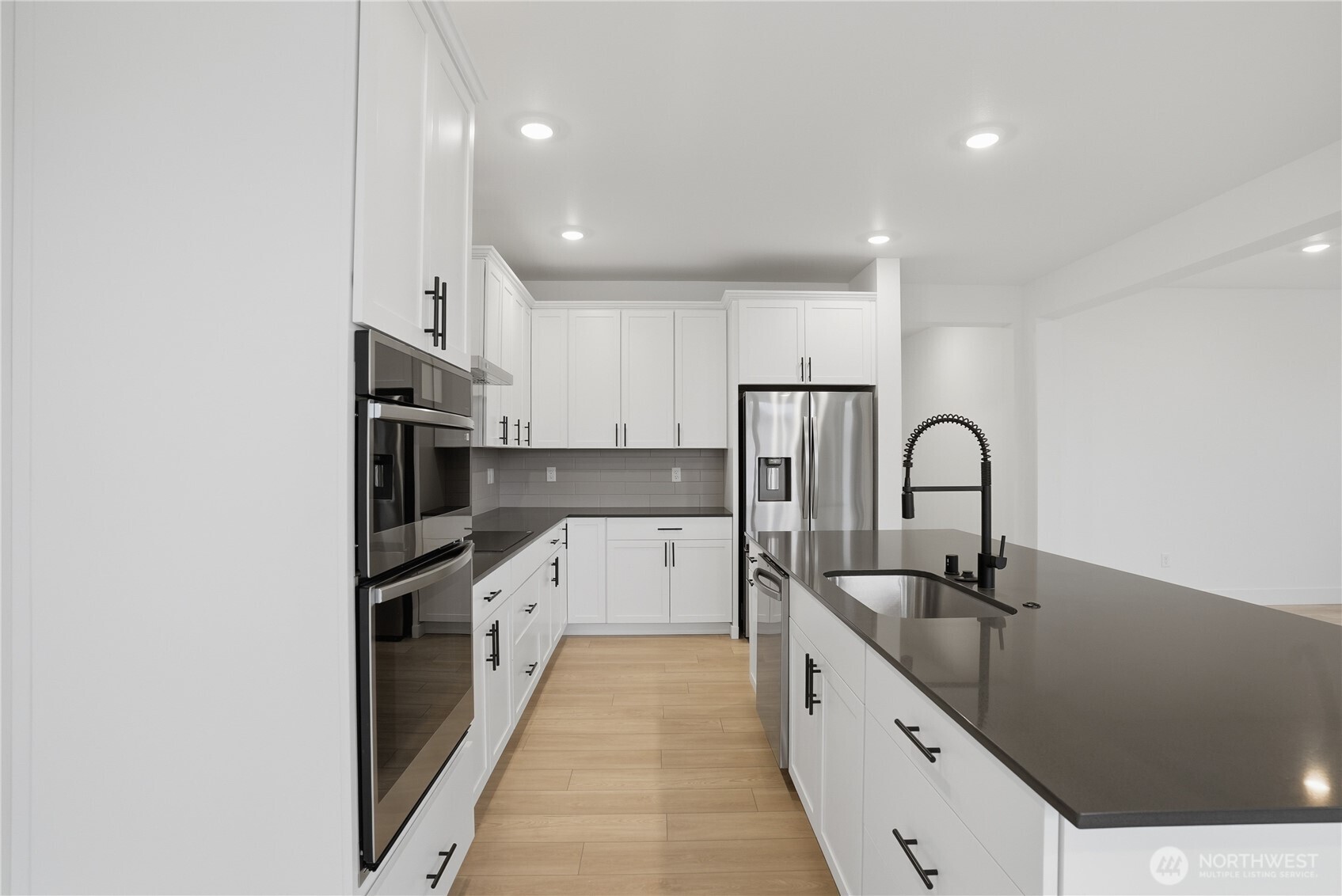 20464 Myrtle Place E