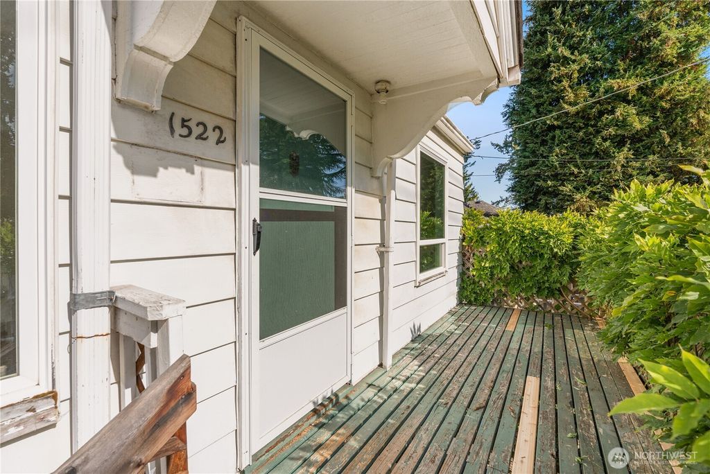 Photo of 1522 NE 97th Street, Seattle, WA 98115 (MLS # 2441249)