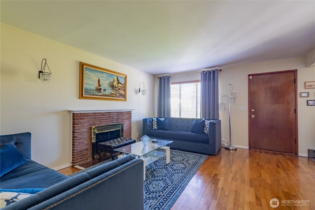 Photo of 222 S 108th Place, Seattle, WA 98168 (MLS # 2360561)