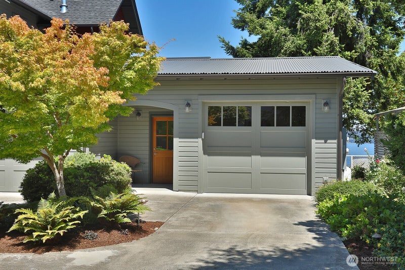 512 Cascade Avenue A