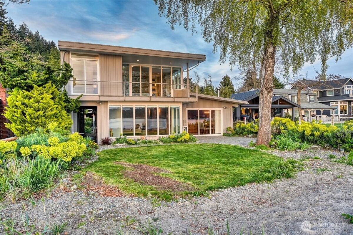 78 Point Fosdick Drive NW