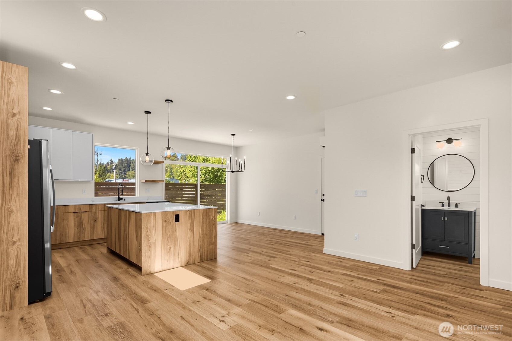 118 4th Avenue S