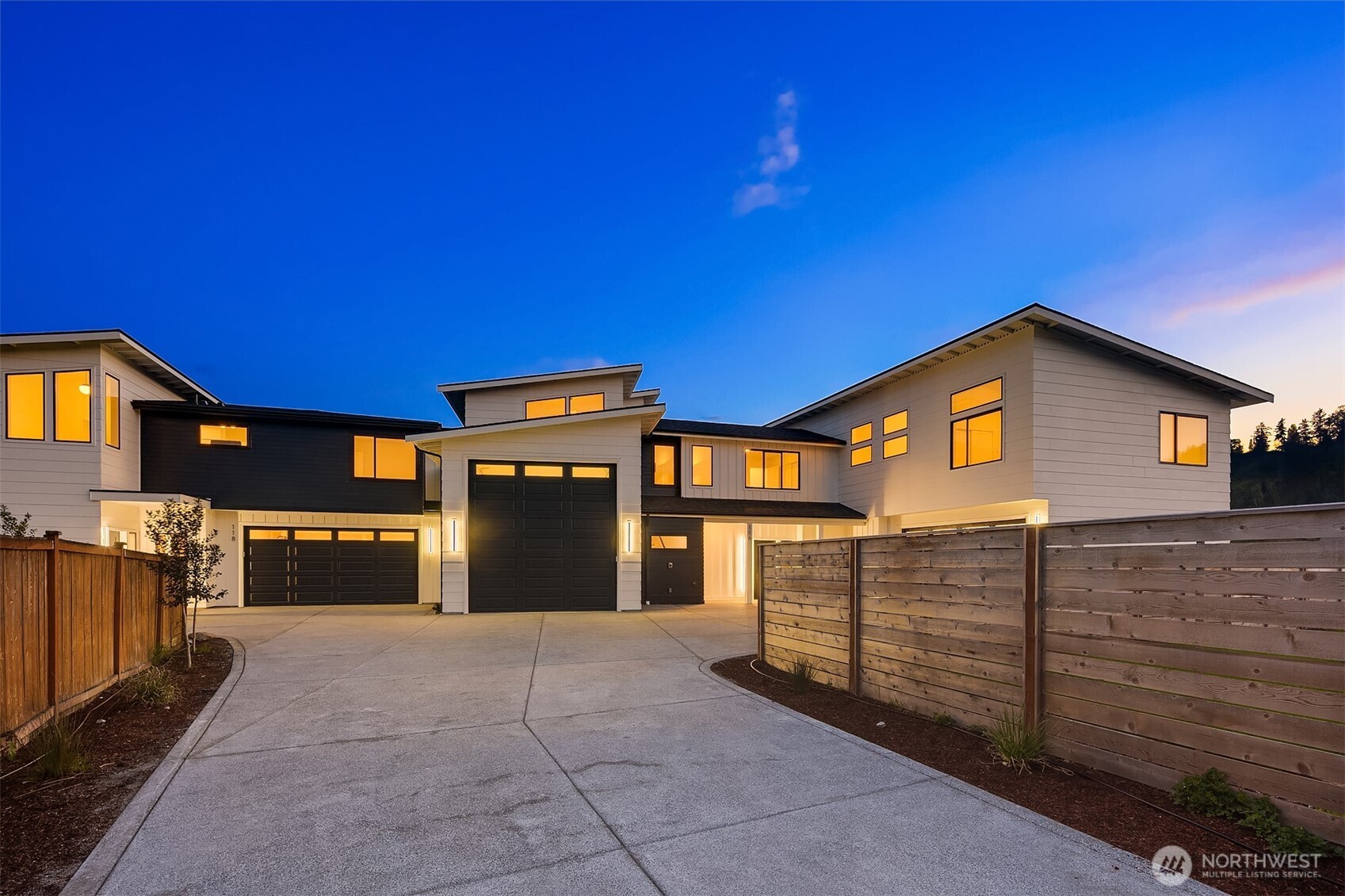 118 4th Avenue S