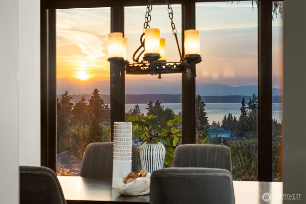 Photo of 1114 Daley Place, Edmonds, WA 98020 (MLS # 2437328)