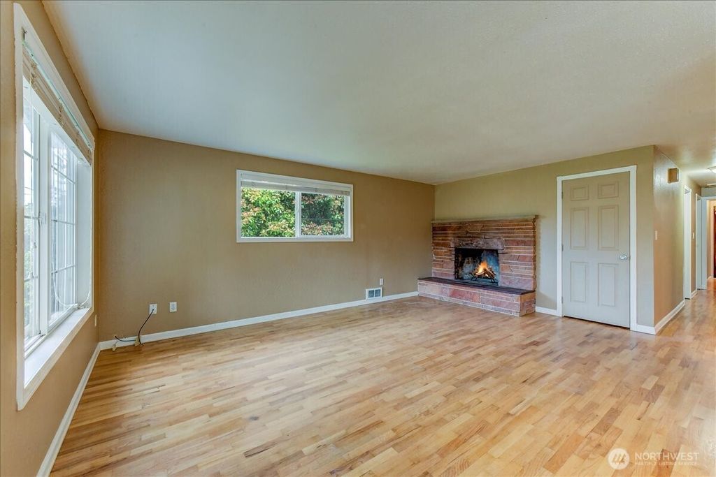 Photo of 1214 Hemlock Street, Milton, WA 98354 (MLS # 2506366)