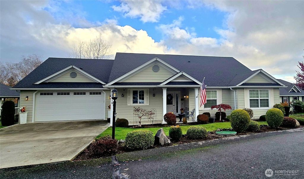 Photo of 1414 Mark Twain Drive, Centralia, WA 98531 (MLS # 2463043)