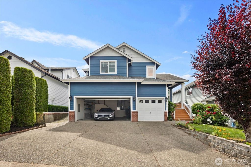 Photo of 26925 121st Place SE, Kent, WA 98030 (MLS # 2396116)