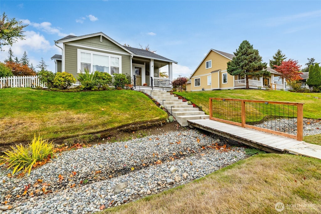 Photo of 2201 24th Street, Anacortes, WA 98221 (MLS # 2590129)