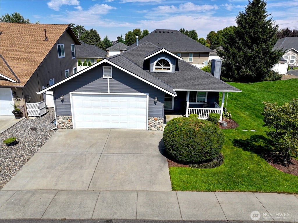 Photo of 727 SE Magnoni Drive, College Place, WA 99324 (MLS # 2573665)