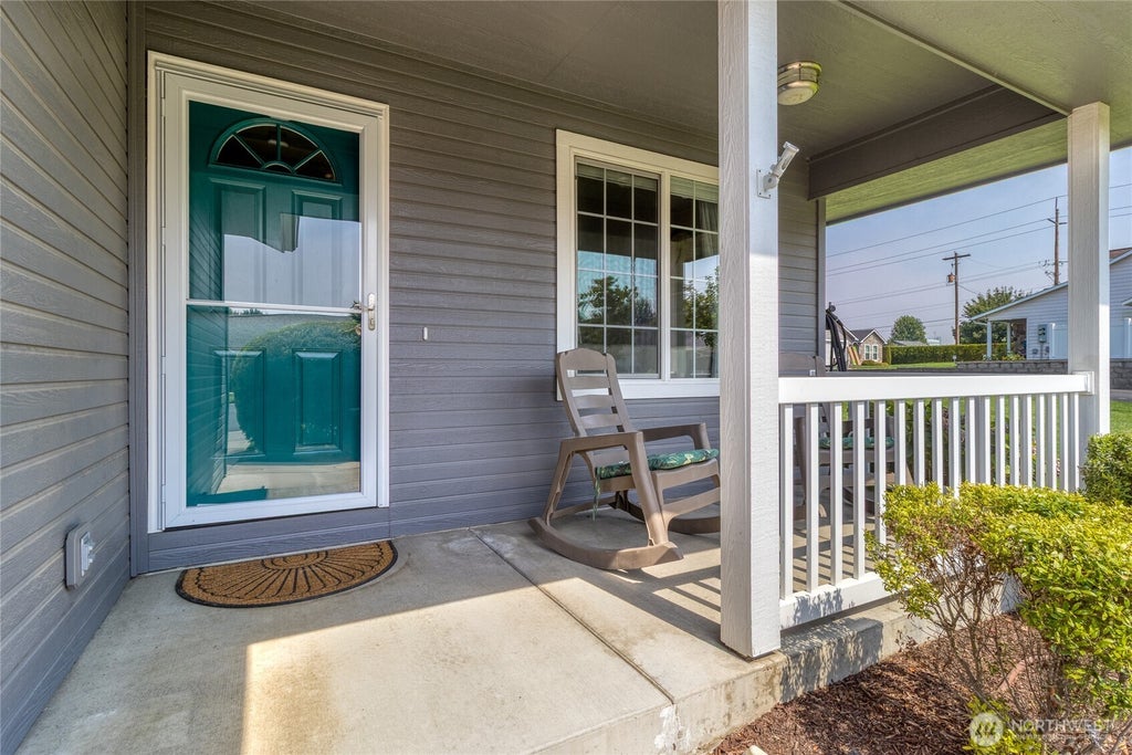 Photo of 727 SE Magnoni Drive, College Place, WA 99324 (MLS # 2573665)