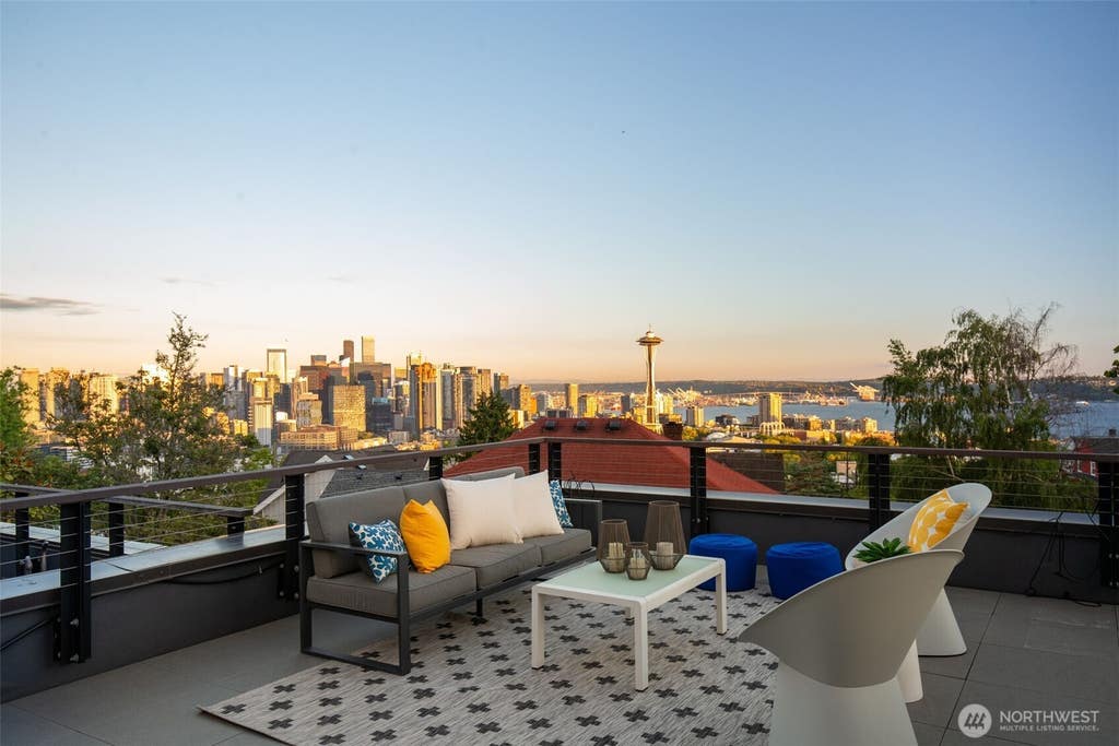 Photo of 301 Lee Street, Seattle, WA 98109 (MLS # 2542970)