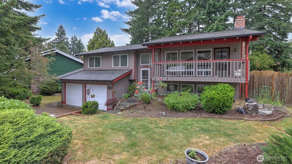 Photo of 17618 162nd Avenue SE, Renton, WA 98058 (MLS # 2392037)