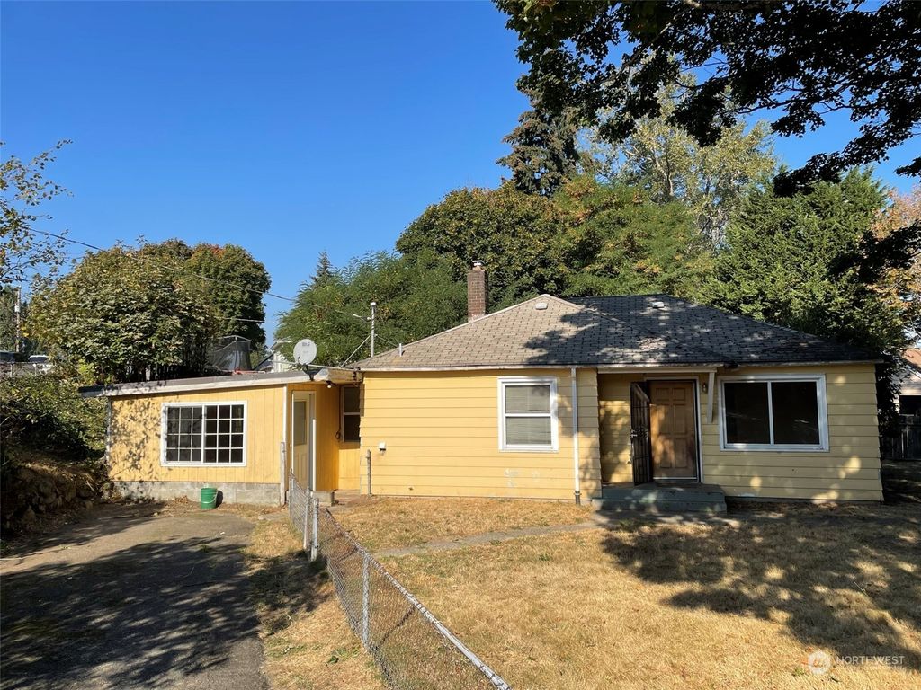 Photo of 11637 76th Avenue S, Seattle, WA 98178 (MLS # 2006965)