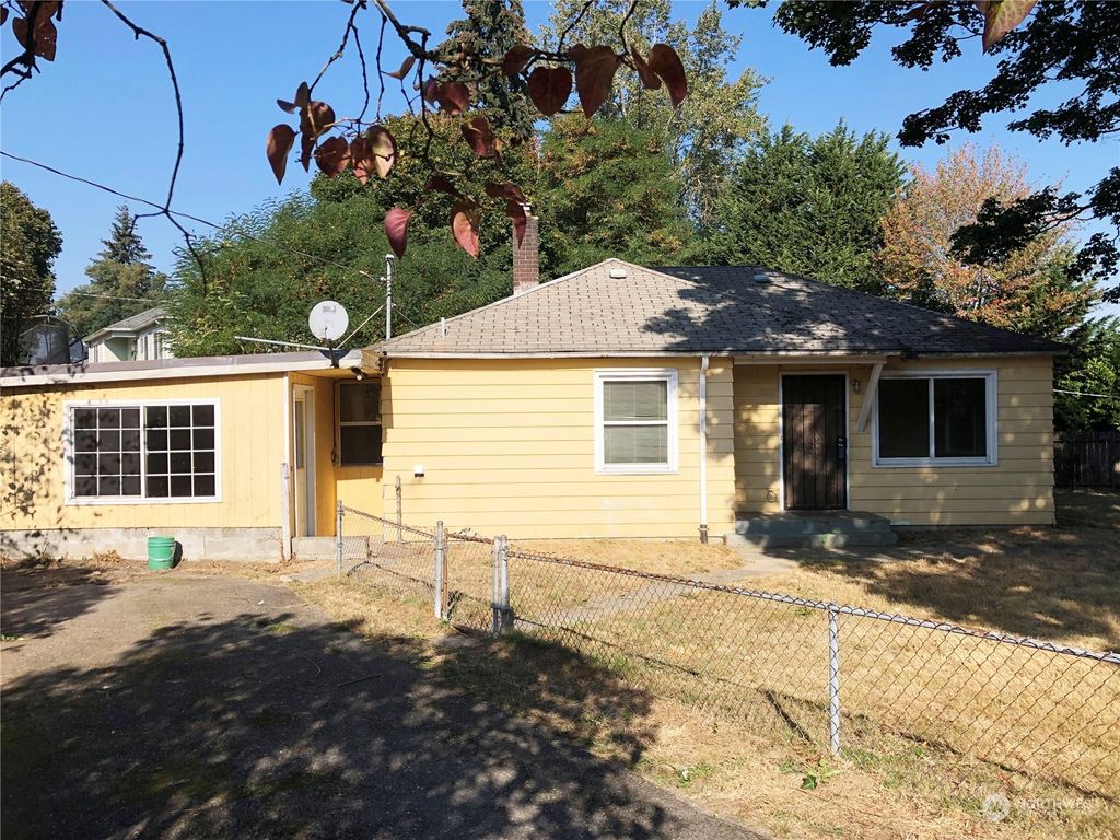 Photo of 11637 76th Avenue S, Seattle, WA 98178 (MLS # 2006965)