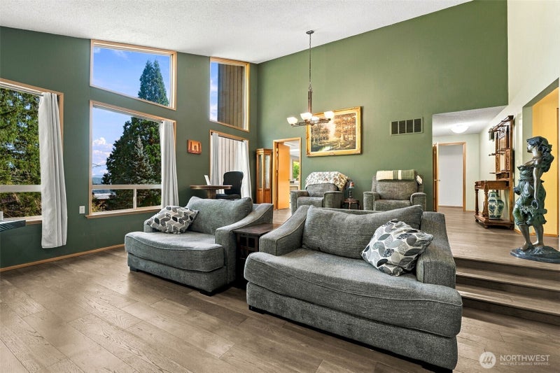 2843 Nisqually View Loop NE