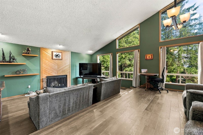 2843 Nisqually View Loop NE