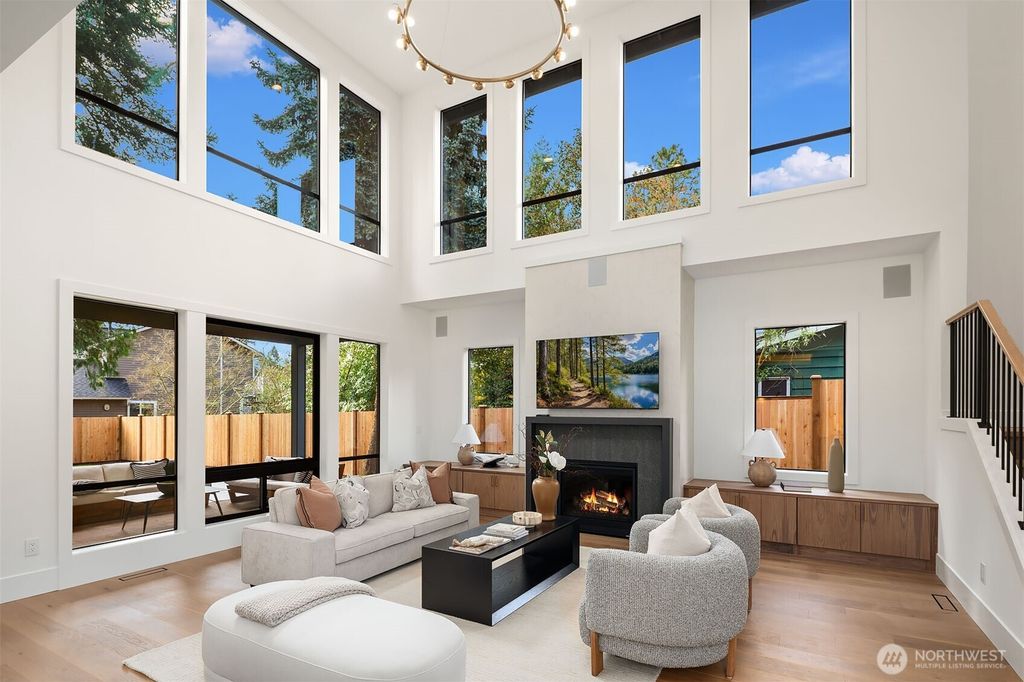 Photo of 12821 NE 102nd Place, Kirkland, WA 98033 (MLS # 2508179)