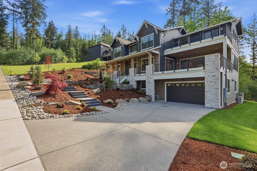 Photo of 6237 179th Place SE, Bellevue, WA 98006 (MLS # 2494515)