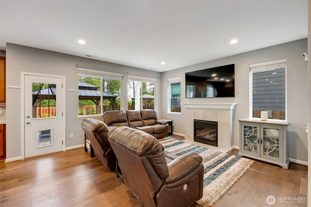 Photo of 4701 31st Avenue SE, Everett, WA 98203 (MLS # 2407056)