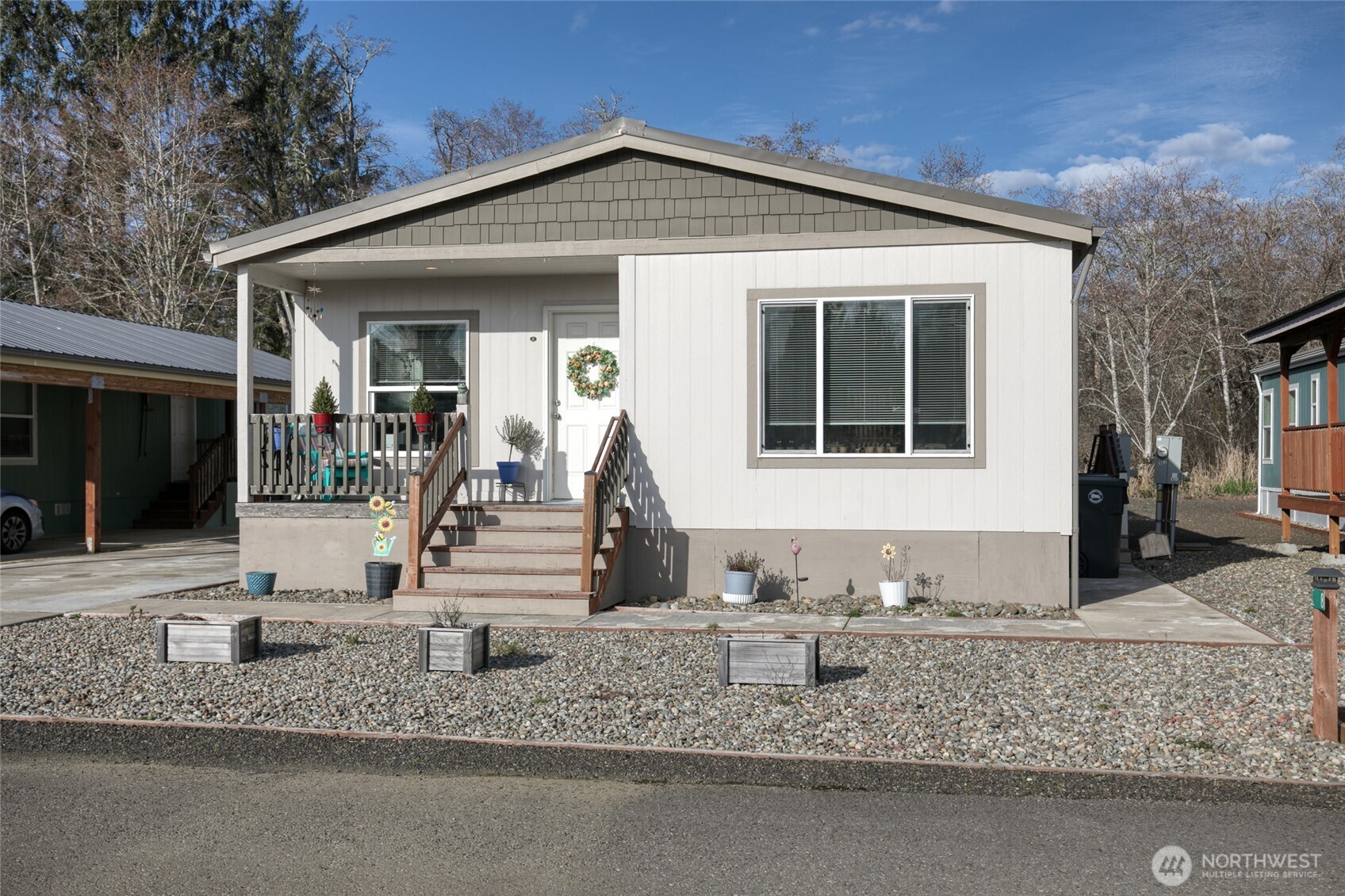 2010 Broadway Avenue 8