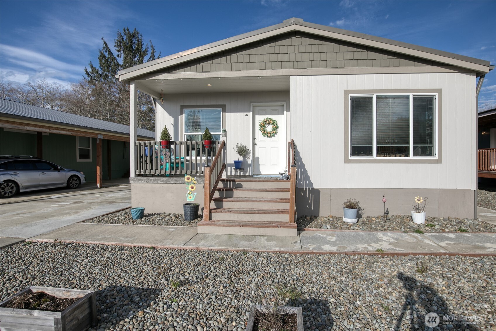 2010 Broadway Avenue 8