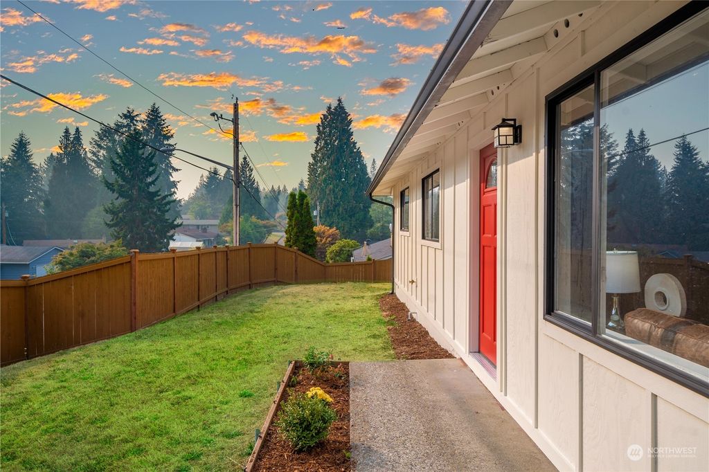 Photo of 316 S 308th Street, Federal Way, WA 98003 (MLS # 2009793)