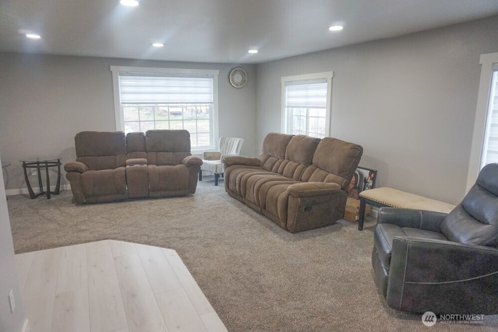 Photo of 35 W Hampton Road, Hatton, WA 99344 (MLS # 2477966)