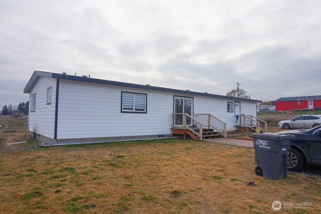 Photo of 35 W Hampton Road, Hatton, WA 99344 (MLS # 2477966)