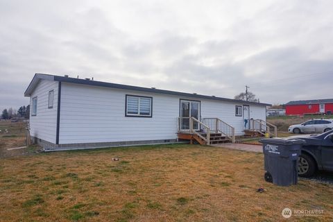 Photo of 35 W Hampton Road, Hatton, WA 99344 (MLS # 2477966)