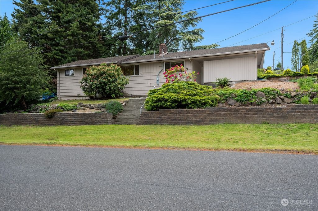 Photo of 20304 Wallingford Avenue N, Seattle, WA 98133 (MLS # 2252939)