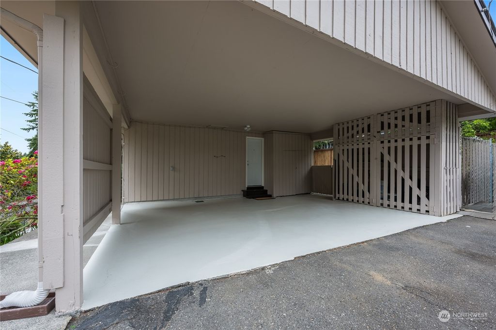 Photo of 20304 Wallingford Avenue N, Seattle, WA 98133 (MLS # 2252939)