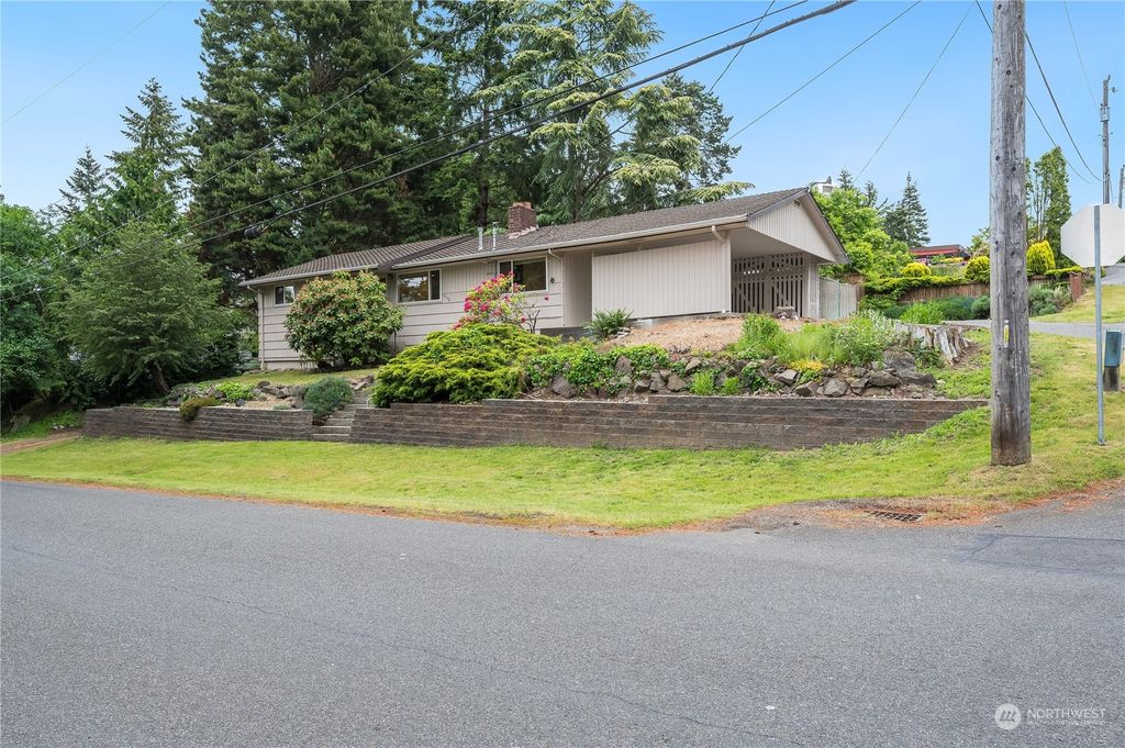 Photo of 20304 Wallingford Avenue N, Seattle, WA 98133 (MLS # 2252939)