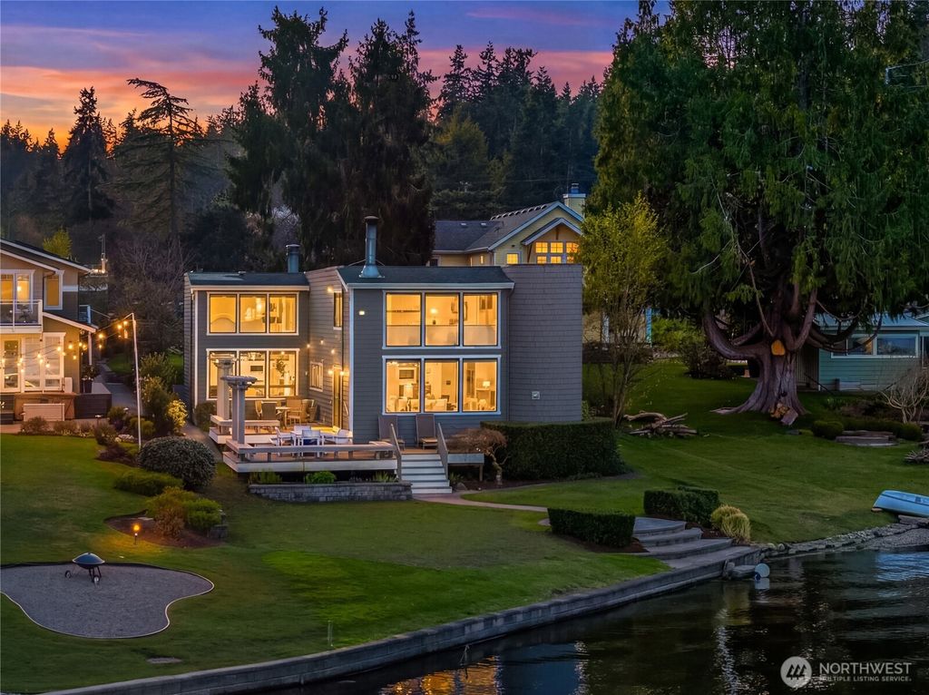 Photo of 3418 W Lake Sammamish Parkway SE, Bellevue, WA 98008 (MLS # 2501244)