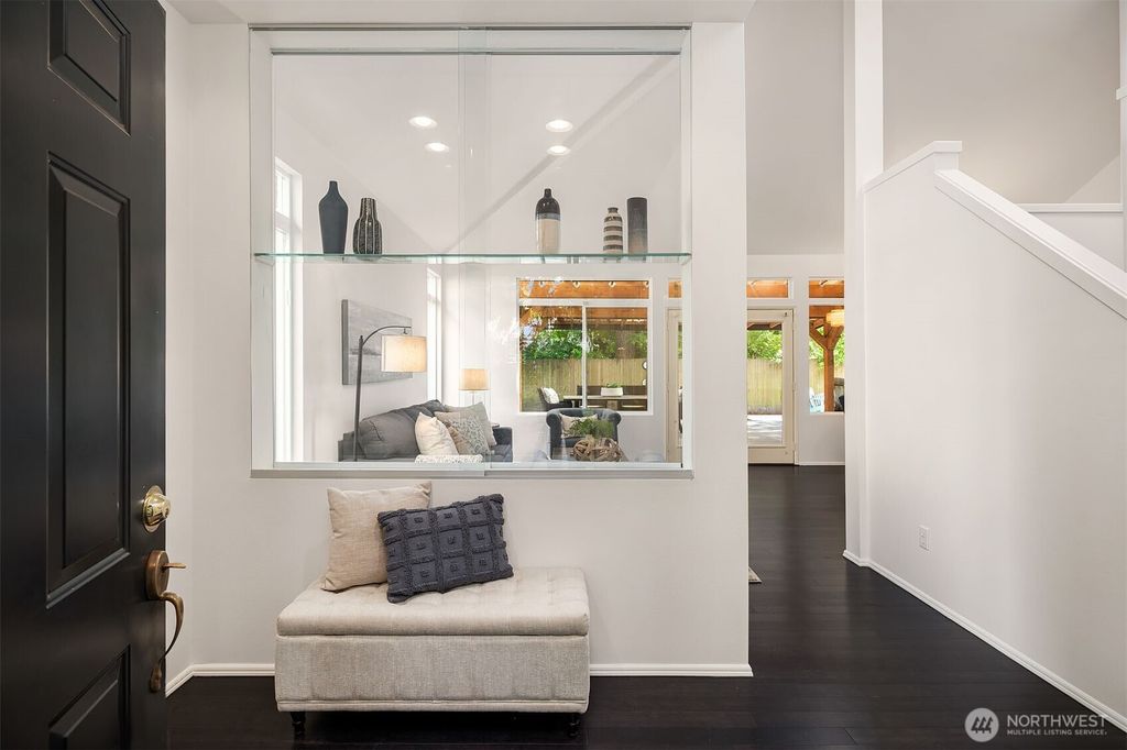 Photo of 12423 NE 70th Street, Kirkland, WA 98033 (MLS # 2348326)