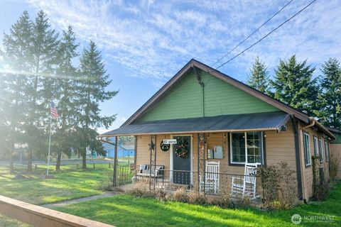 Photo of 302 Centre Street N, Rainier, WA 98576 (MLS # 2464661)