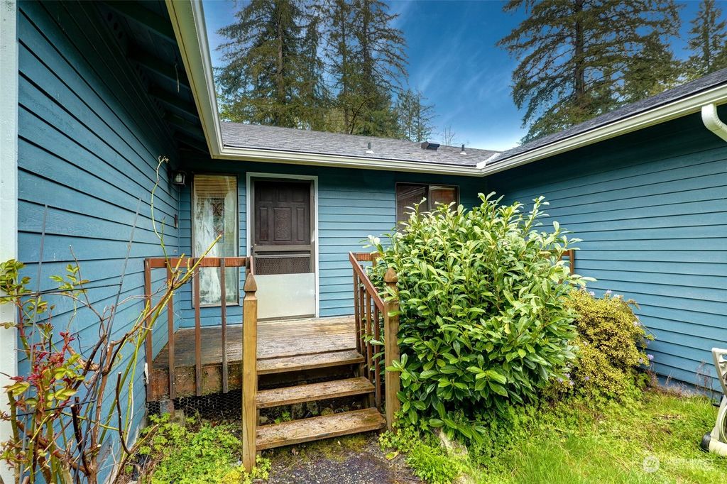 Photo of 17209 198th Avenue NE, Woodinville, WA 98077 (MLS # 2224758)