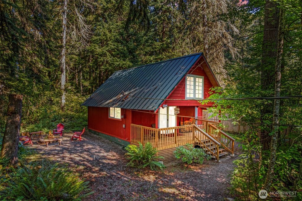 Photo of 31603 554th Street Ct E, Ashford, WA 98304 (MLS # 2439239)
