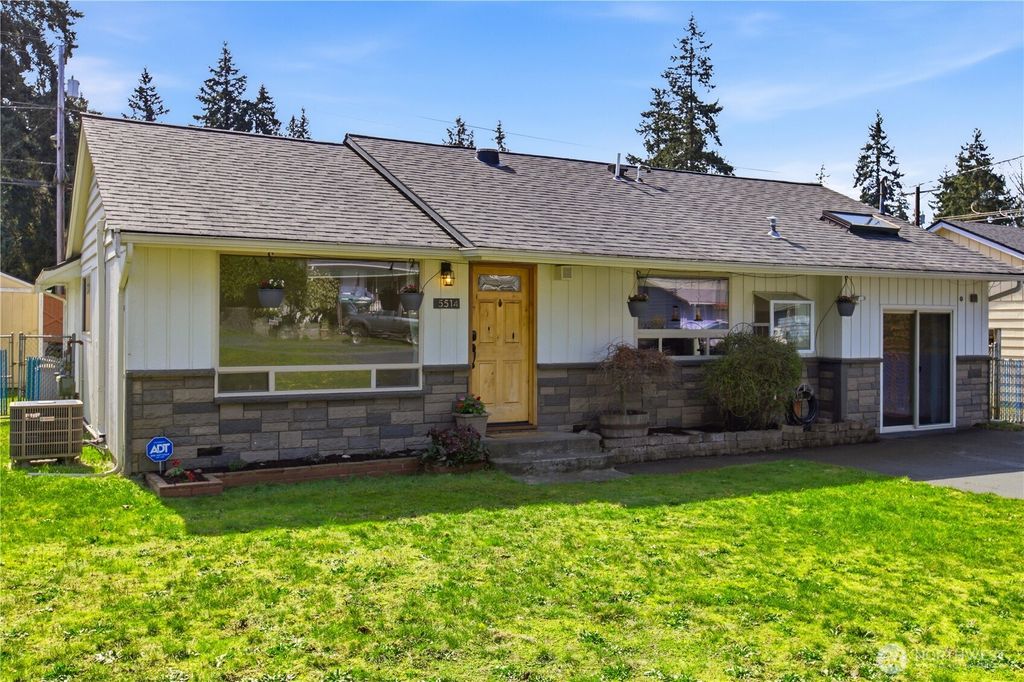 Photo of 5514 Firwood Drive, Lynnwood, WA 98036 (MLS # 2510325)