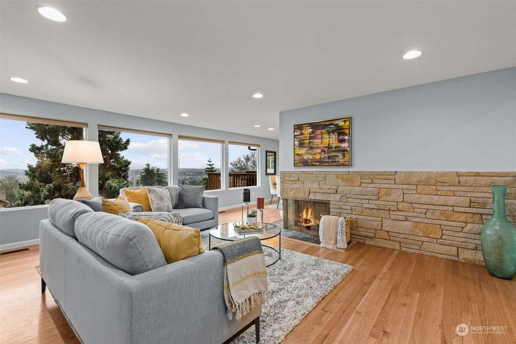 Photo of 6204 51st Avenue S, Seattle, WA 98118 (MLS # 2192825)