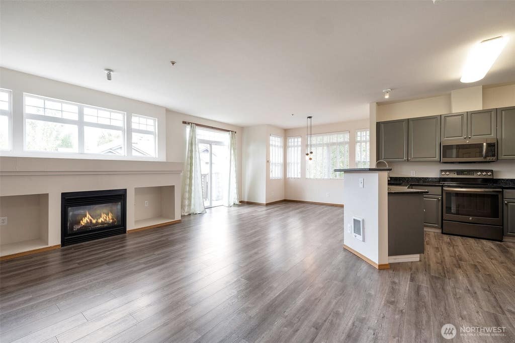 Photo of 17656 134th Lane SE #F17656, Renton, WA 98058 (MLS # 2571109)
