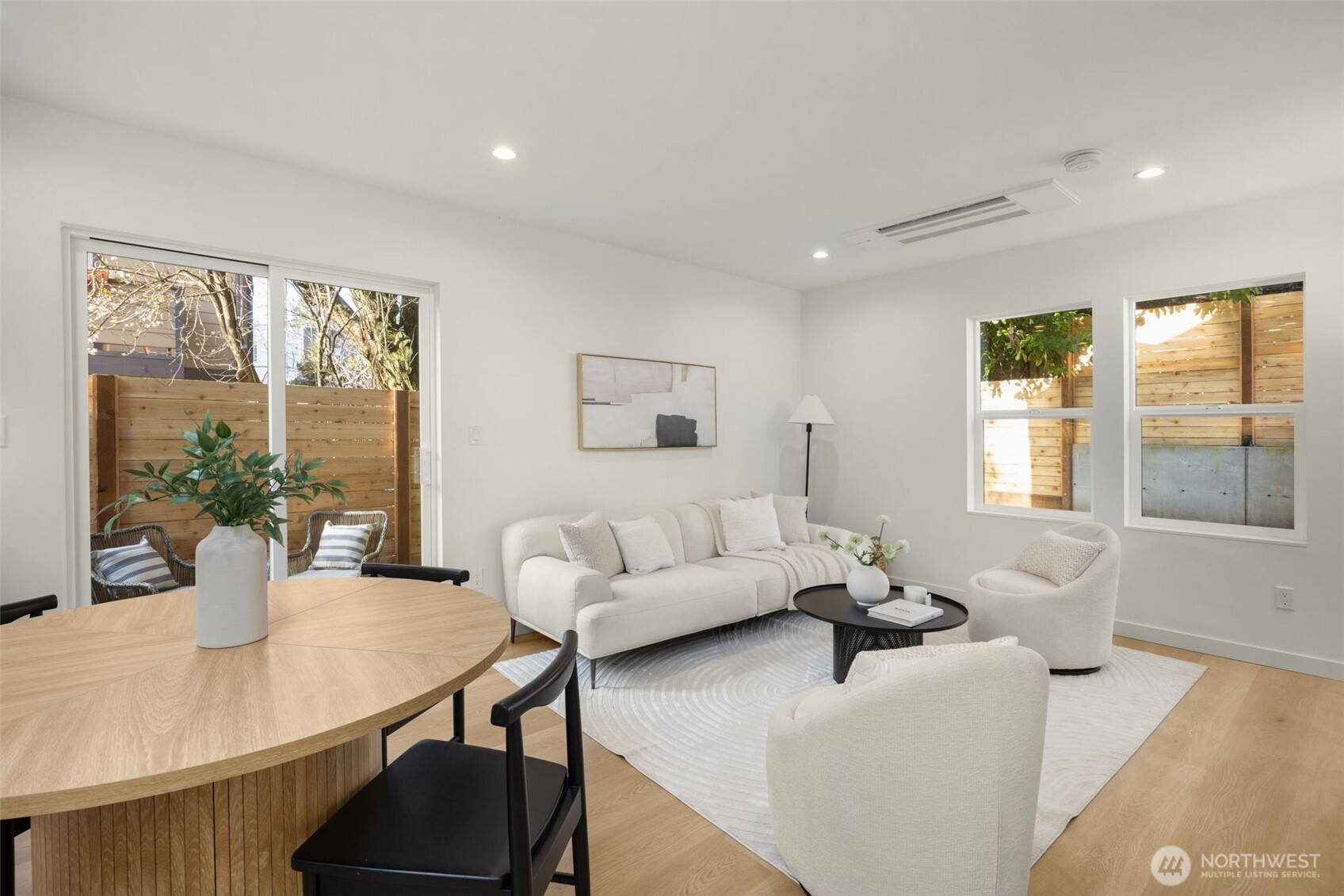 14321 Interlake Avenue N