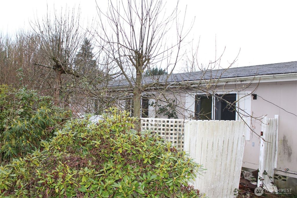 Photo of 416 Main Street, Vader, WA 98593 (MLS # 2486579)