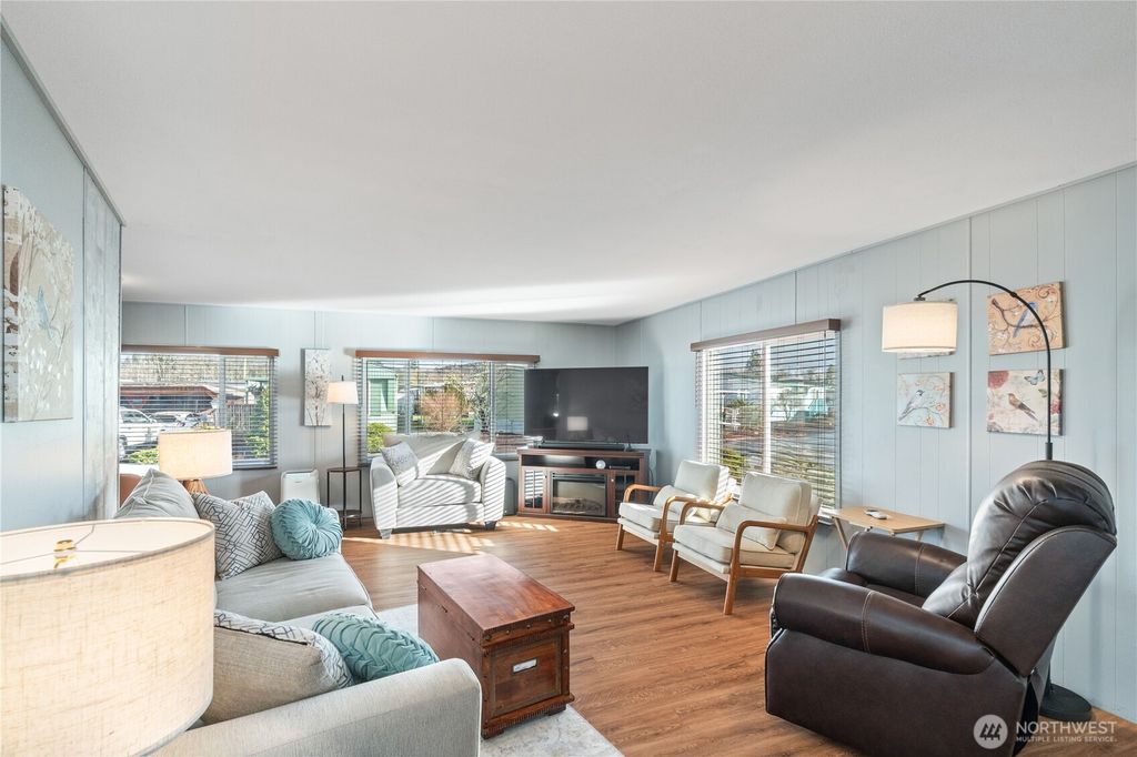 Photo of 402 Carefree Circle, Aberdeen, WA 98520 (MLS # 2482246)