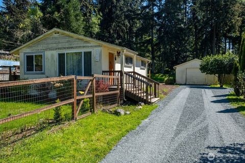 Photo of 1516 Garden Lane, Freeland, WA 98249 (MLS # 2490922)