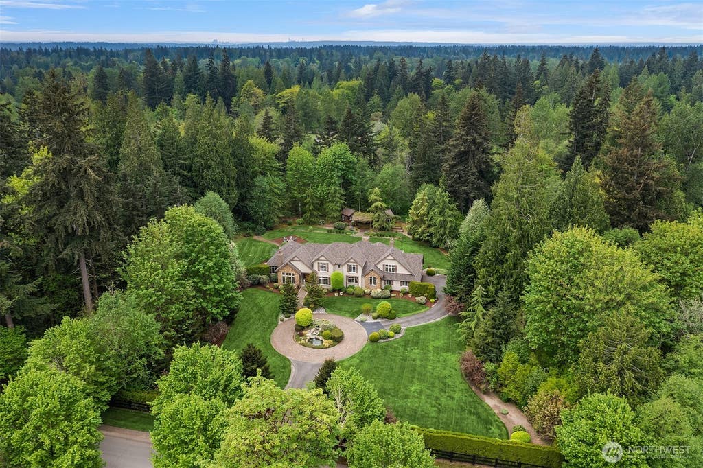 Photo of 8407 255th Avenue NE, Redmond, WA 98053 (MLS # 2522702)