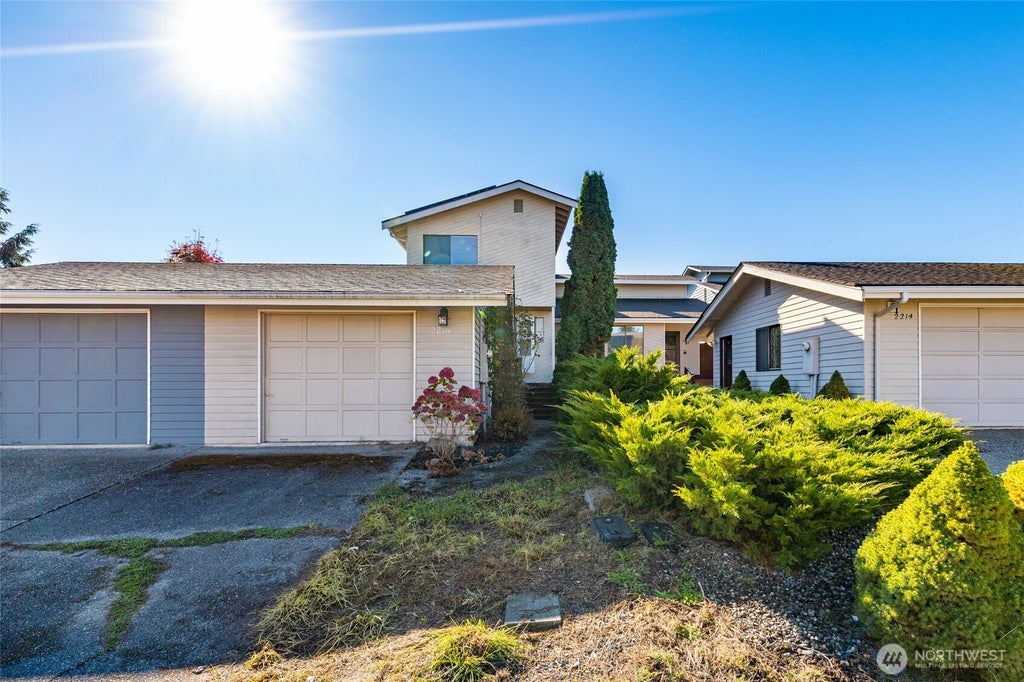 Photo of 2218 E Fulton Street, Mount Vernon, WA 98273 (MLS # 2591019)